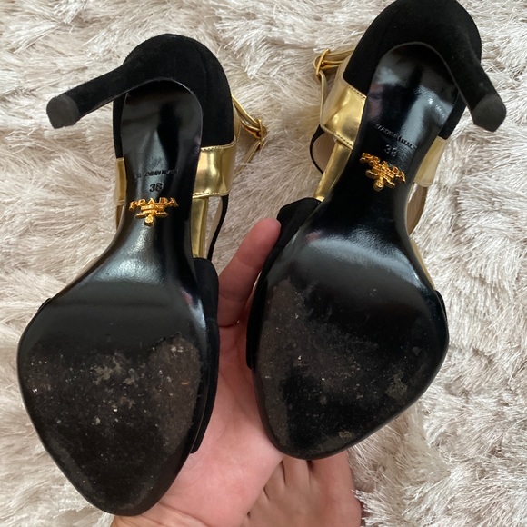 Prada heels in great condition. - Picture 2 of 3